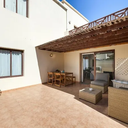 Sunny Lanzarote With Rooftop Terrace & Bbq